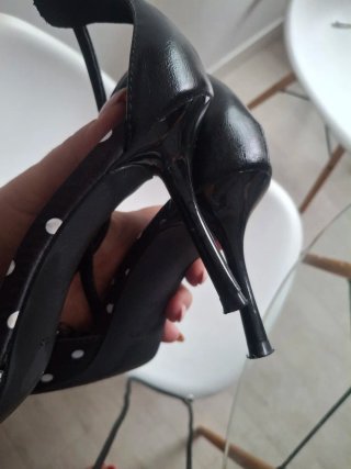 Zapatos de Tacón Negros con Lunares
