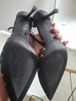 Zapatos de Tacón Negros con Lunares
