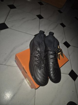 Botas Nike Phantom Luna II Club FG/MG Talla 7.5