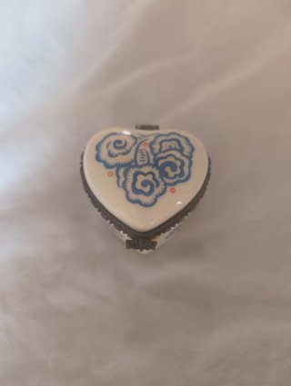 Caja de joyas corazón azul y blanco