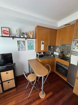 Mesa de cocina con 2 sillas