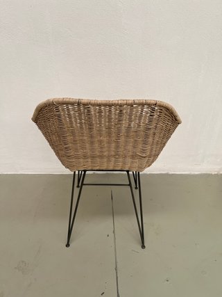 Sedia Chart kave home in rattan e acciaio