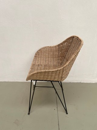 Sedia Chart kave home in rattan e acciaio