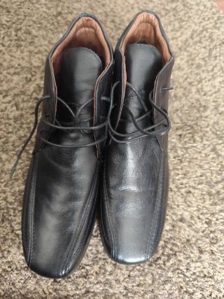 Botines de piel negros