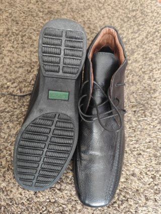Botines de piel negros
