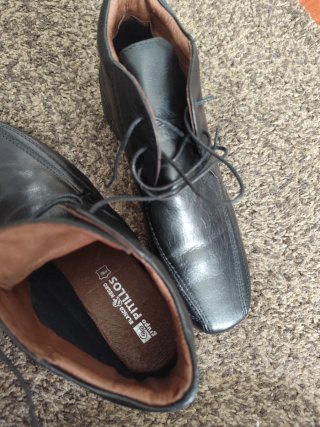 Botines de piel negros