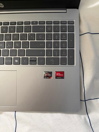 HP Ryzen 7 | 16 GB RAM | 1 TB SSD Plata