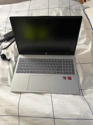 HP Ryzen 7 | 16 GB RAM | 1 TB SSD Plata