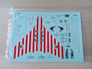 F-16 A/C FIGHTING FALCON MAQUETA ACADEMY 1/48
