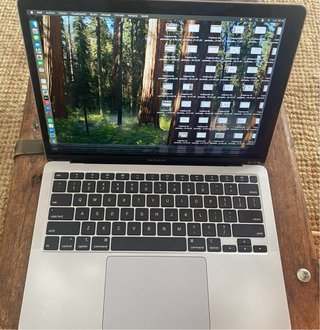 MacBook Air 13" 2020 i5/8GB/256GB