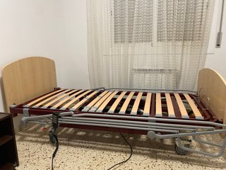 Cama Geriátrica Eléctrica con Barandillas