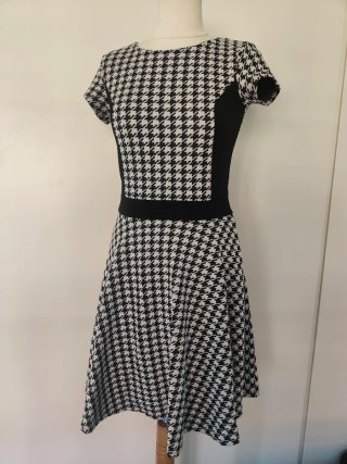 Vestido punto pata gallo negro blanco T.36