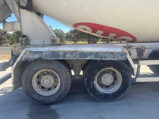 VOLVO FMX 410 HORMIGONERA 8x4