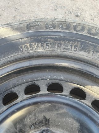 Rueda con neumático Pirelli P6000 195/65 R15