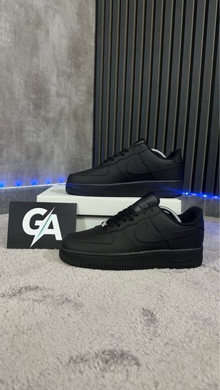 Nike Air Force 1 Negras