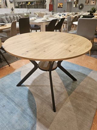 Mesa redonda extensible de madera y metal