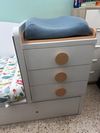 URGE! Habitación Infantil: Cama y Cambiador