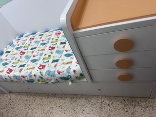 URGE! Habitación Infantil: Cama y Cambiador
