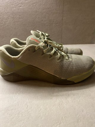 Nike Metcon 5 Talla 41 Verde Oliva