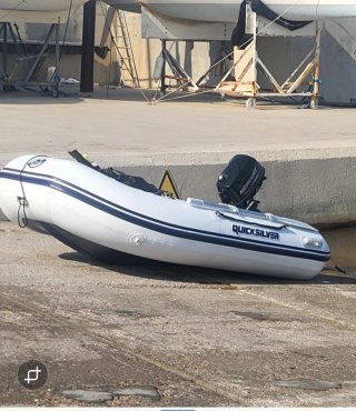 Neumática Quicksilver con Motor Mercury