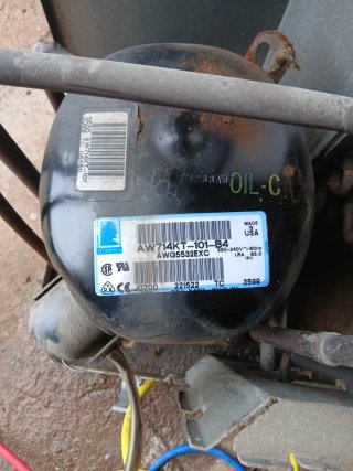 Compresor Tecumseh AW714KT-101-B4