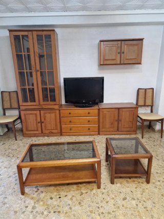 Mueble Comedor, 2 Mesitas y 6 Sillas