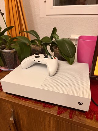Xbox One S 1TB Blanca Casi Sin Uso