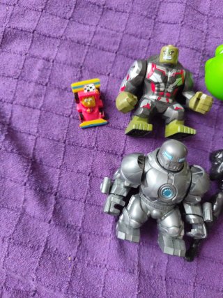 Lote de figuras de acción y juguetes