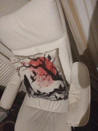 Silla giratoria blanca de piel sintética