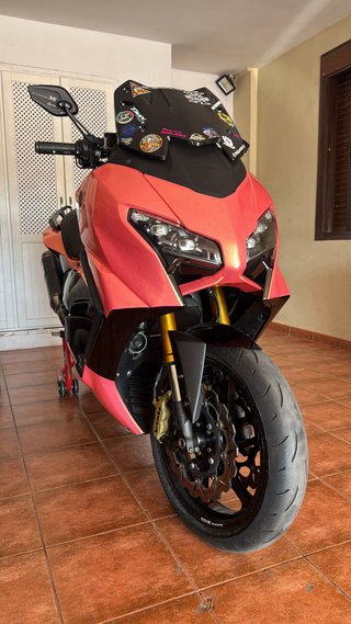 Yamaha TMAX 560 Maxi Scooter