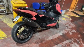 Yamaha TMAX 560 Maxi Scooter
