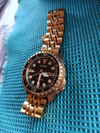 Reloj Citizen Automático dorado y original 100ATM