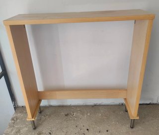 Mesa Auxiliar Alta de Madera