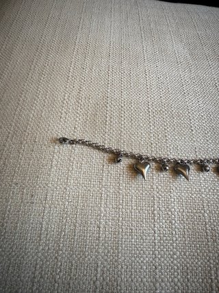 Bracciale con cuori pendenti