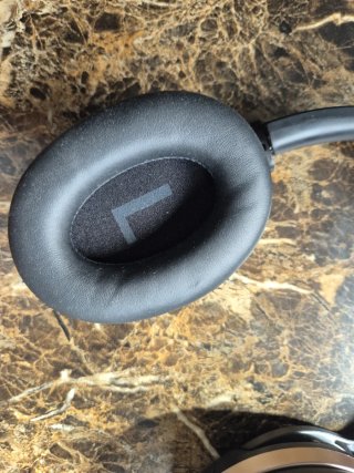Auriculares Primux Negros y Dorados