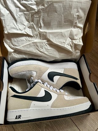Nike Air Force 1 '07 LV8