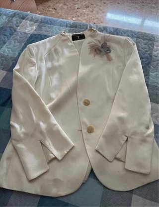 Chaqueta Zara T44 Hueso.
