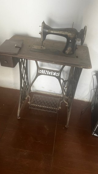 Máquina de coser Singer antigua