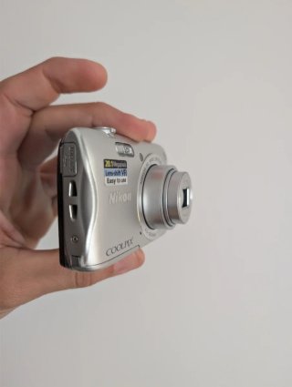 Nikon Coolpix S3700 Wi-Fi 20.1 MP