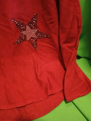 Jersey Rojo con Estampado de Estrellas Talla M/L