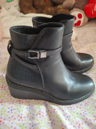 Botines negros, de plataforma d cuña