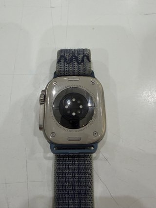 Apple Watch Ultra 49mm GPS+Cellular Titanio