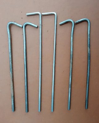 Piquetas metálicas en L (6 unidades)