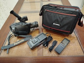 Videocámara Panasonic NV-G202VHS-C (atrezo/piezas)