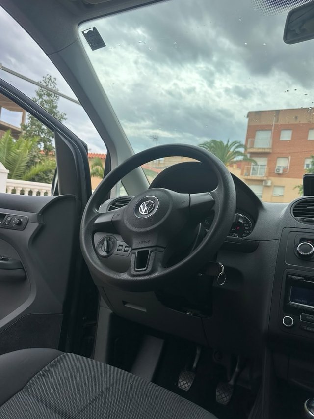 Volkswagen Caddy 2012