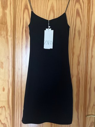 Vestido corto negro Zara