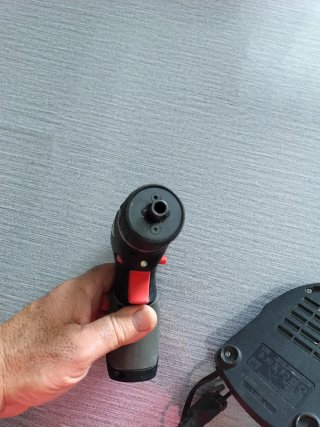 Avvitatore a batteria wurth e caricatore Bosch