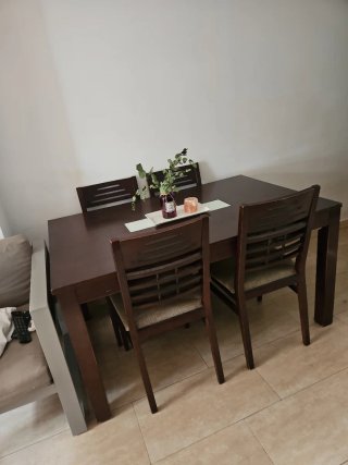 Mesa de Madera Extensible y 5 Sillas