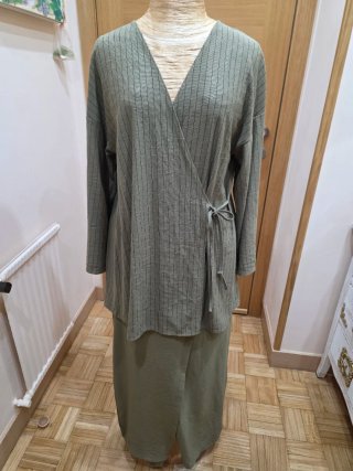 Conjunto de Pantalón y Falda Verde