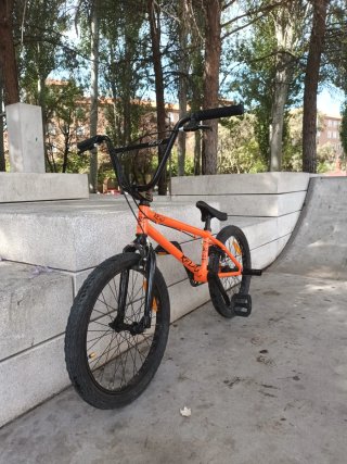 Bicicleta BMX Naranja